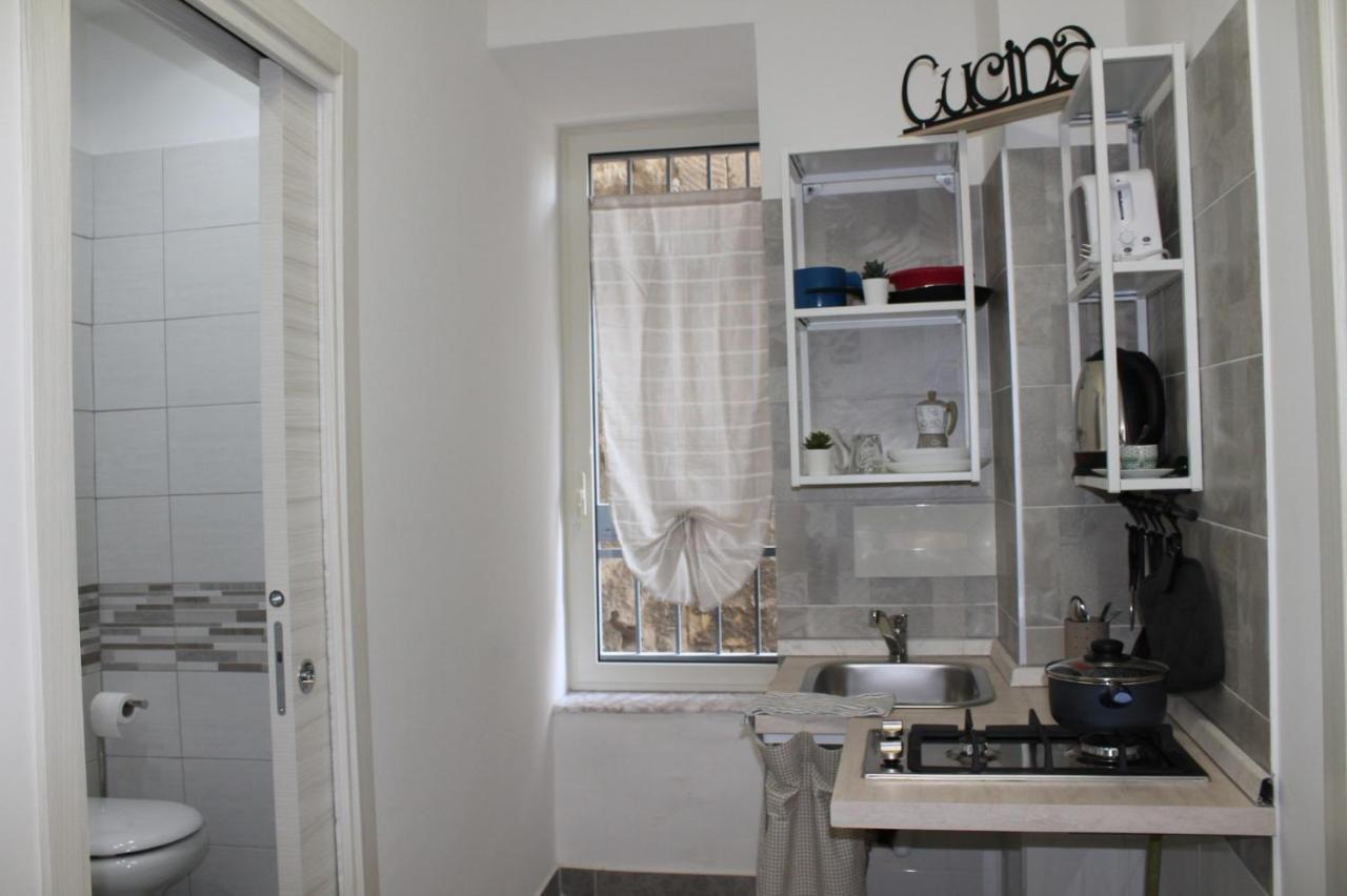 Riccia, Frolla E Babba Apartment Naples Room photo